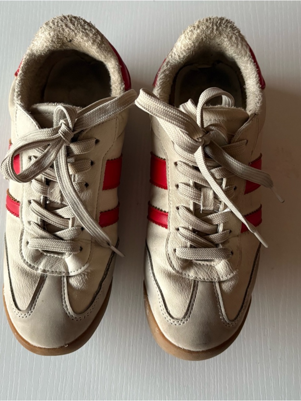 DV Casual Cream Sneakers with Red Stripes women’s size 8